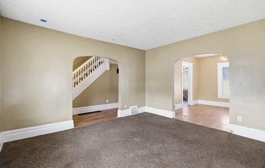 691 Lafollette St - Photo 6 of 11