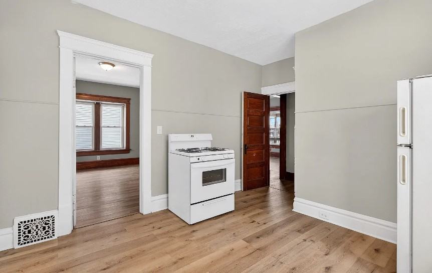 458 Kling St - Photo 6 of 19