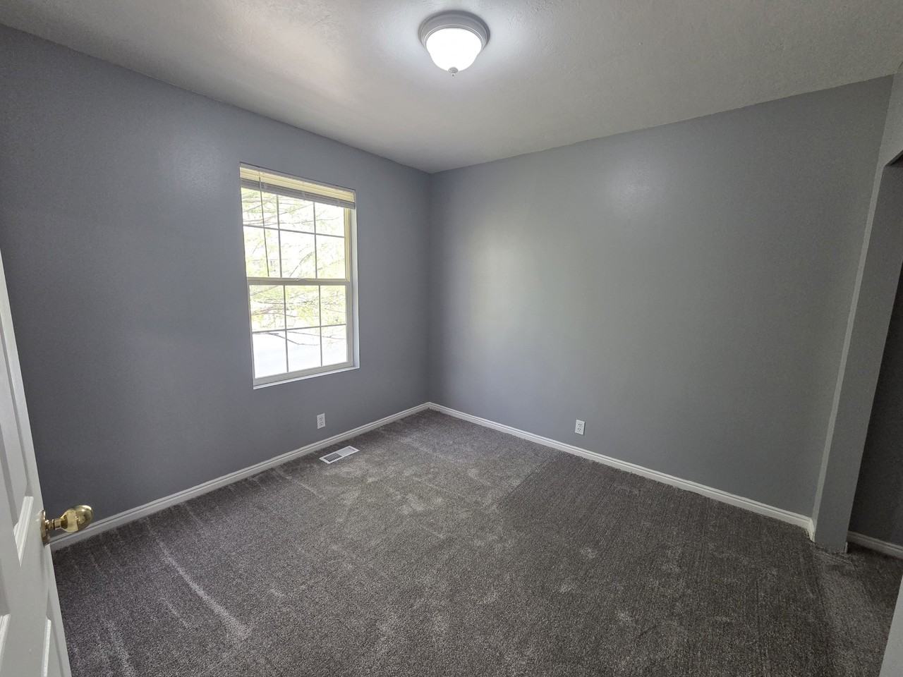 1942 20 East #1 - Photo 6 of 26