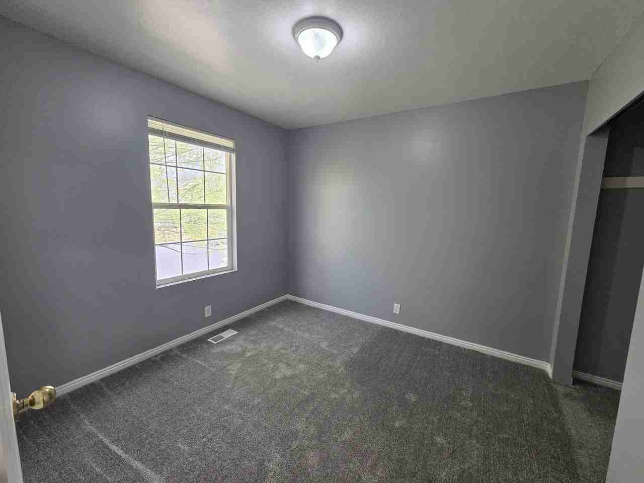 1942 20 East #1 - Photo 7 of 26