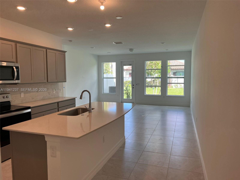 6121 Rancho Ln - Photo 4 of 6