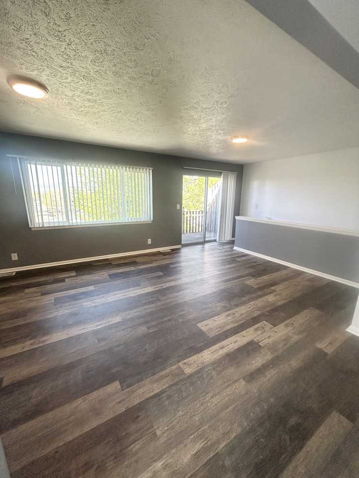 1719 E Fort Union Blvd - ELB - Photo 3 of 16