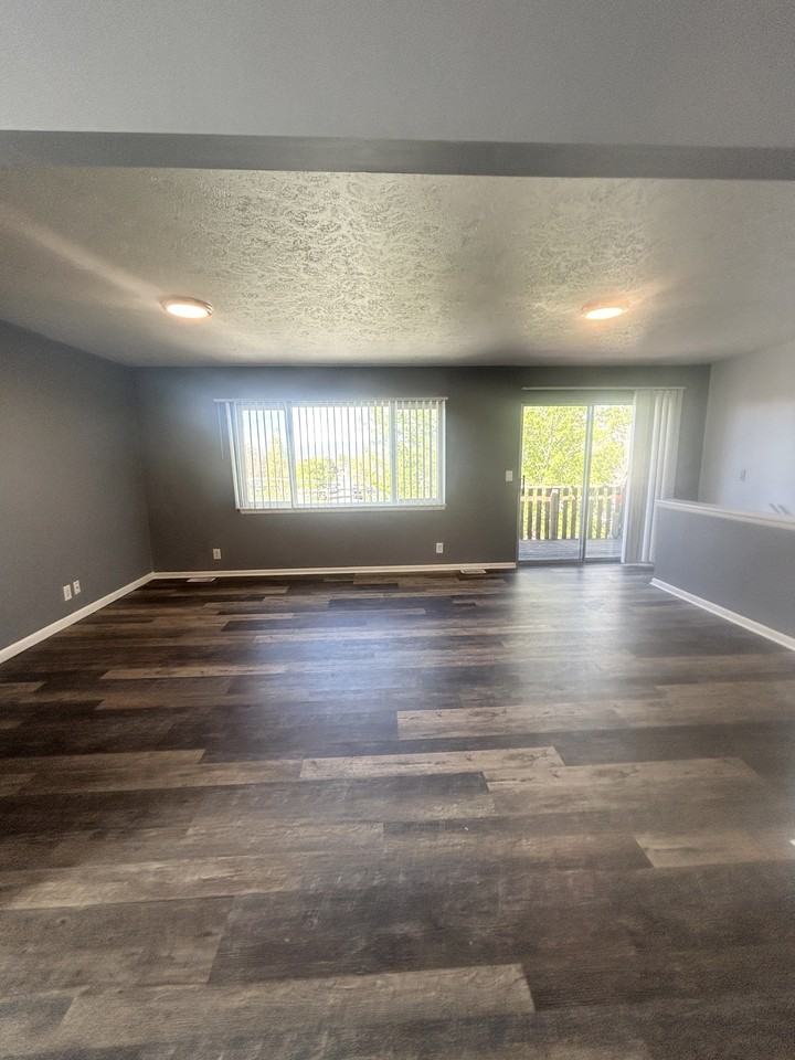 1719 E Fort Union Blvd - ELB - Photo 4 of 16