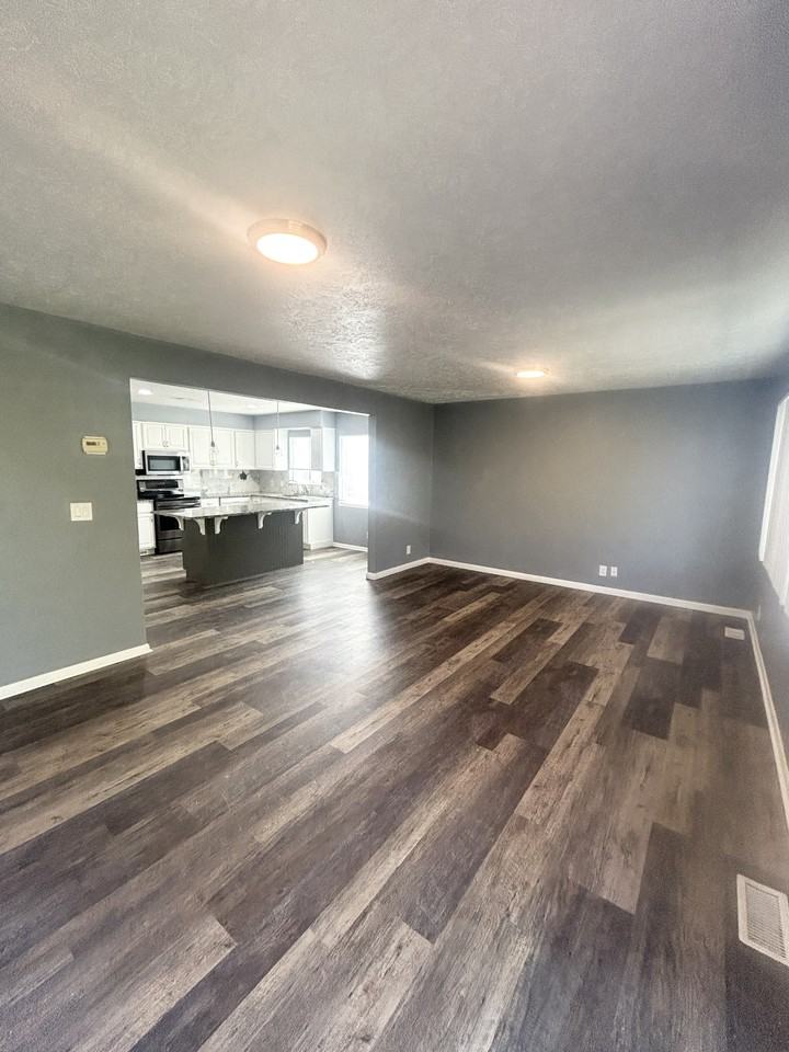 1719 E Fort Union Blvd - ELB - Photo 5 of 16