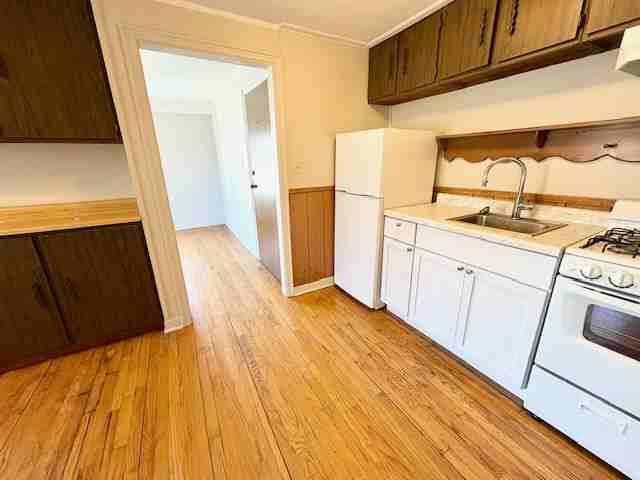 2006-2012 Parmenter St - Photo 7 of 25