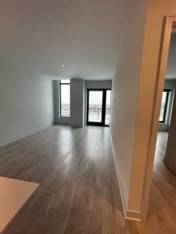 1025 W Addison St #705 - Photo 6 of 23