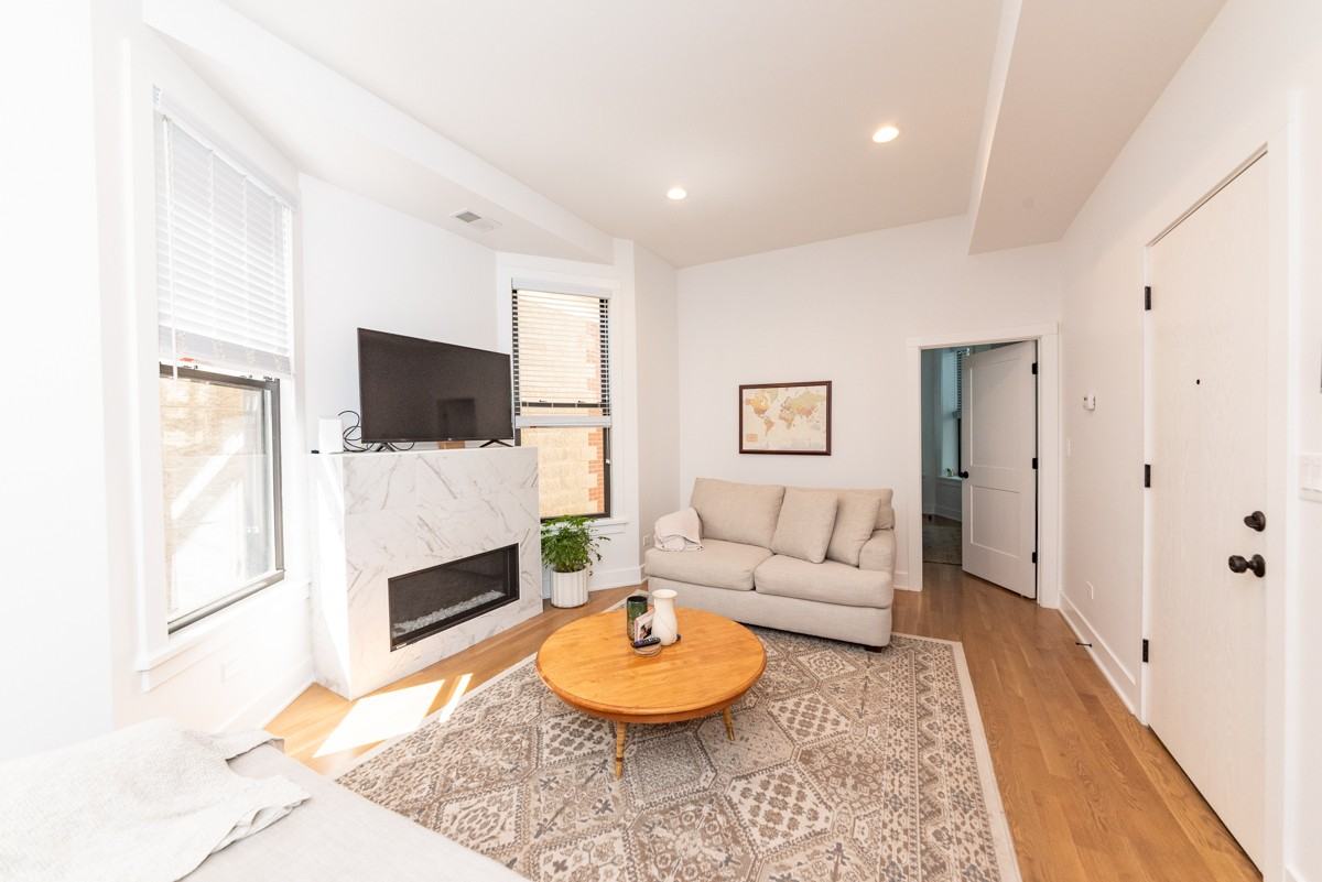 3517 N Reta Ave #2F - Photo 5 of 18