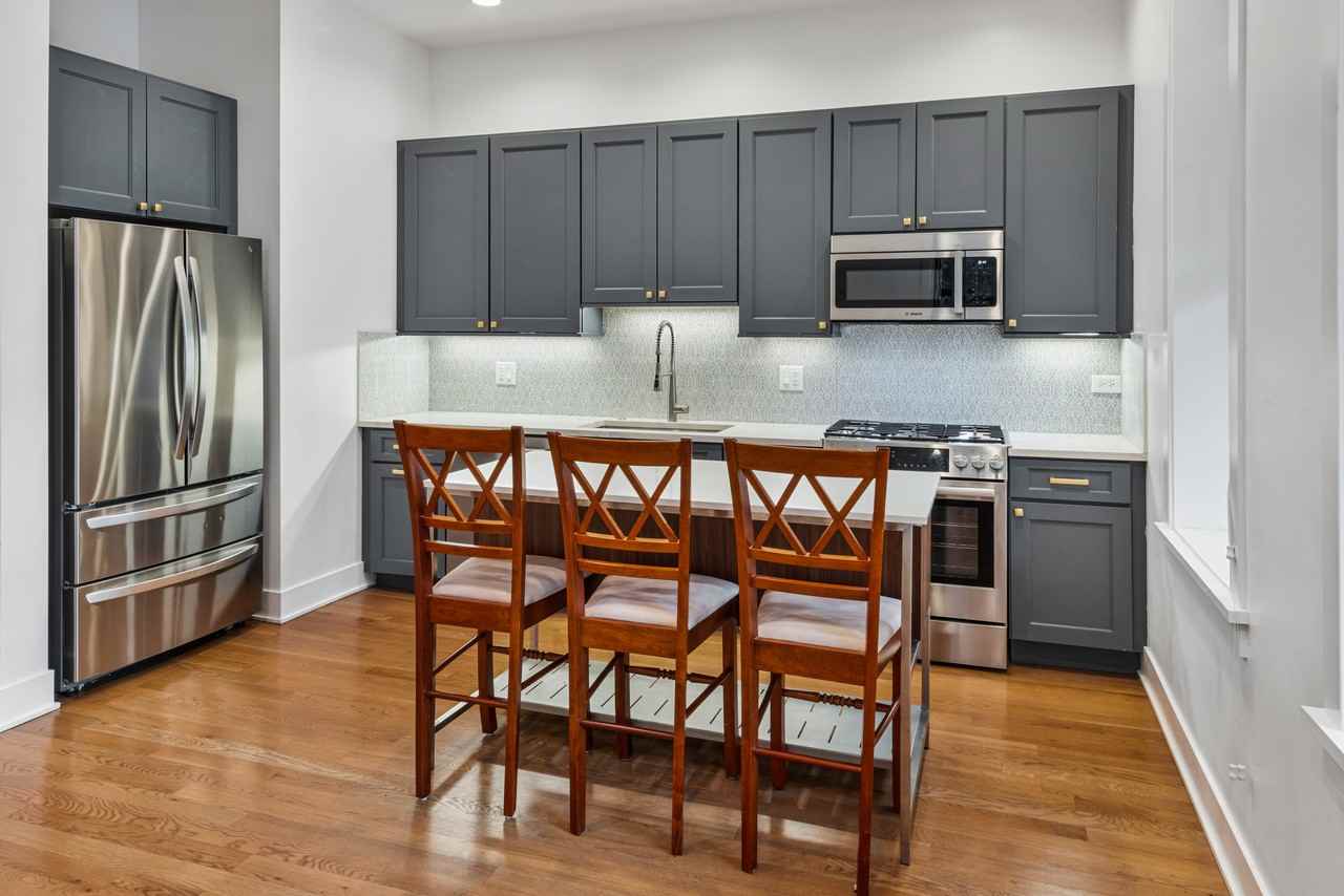 3517 N Reta Ave #4R - Photo 2 of 12