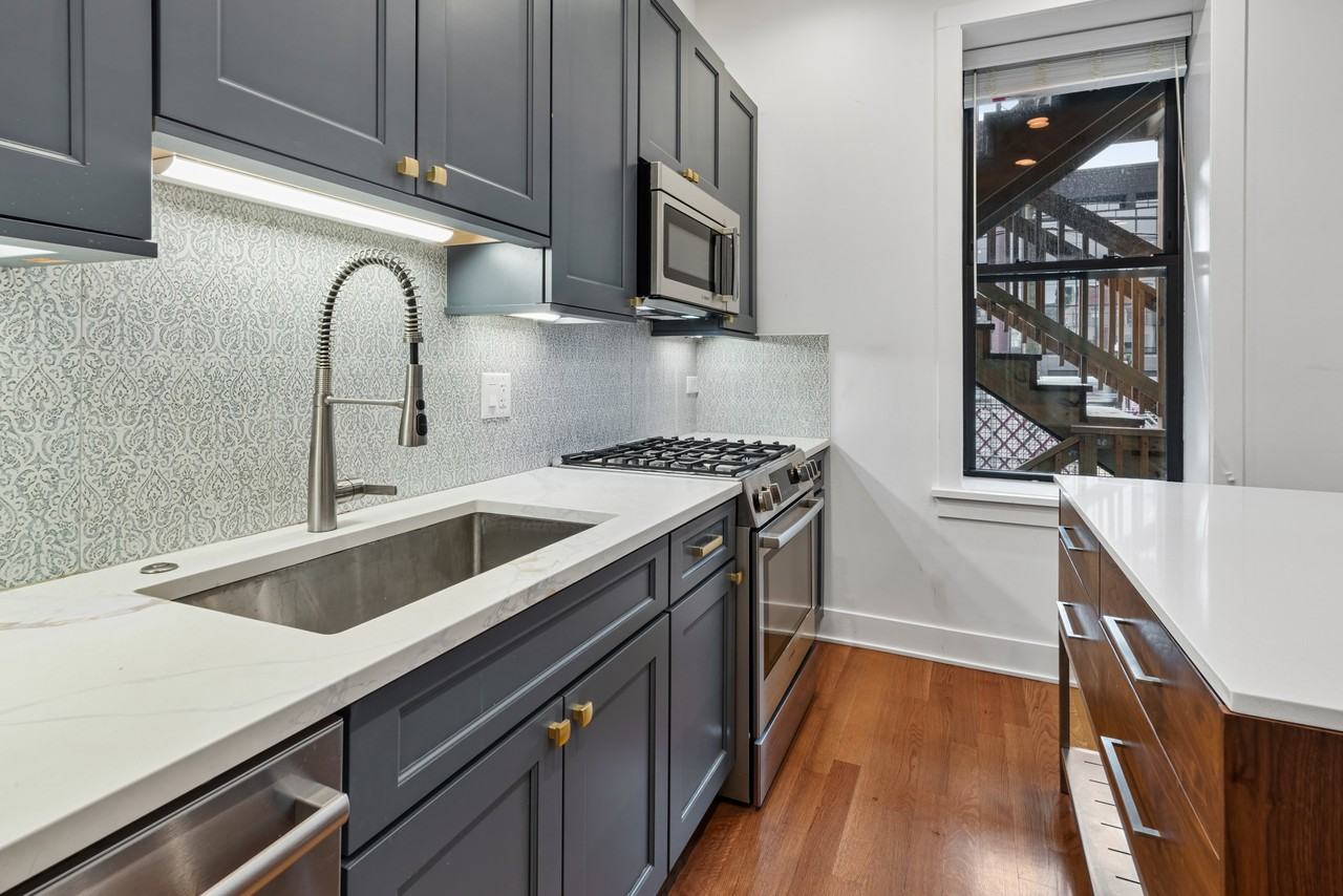 3517 N Reta Ave #4R - Photo 3 of 12