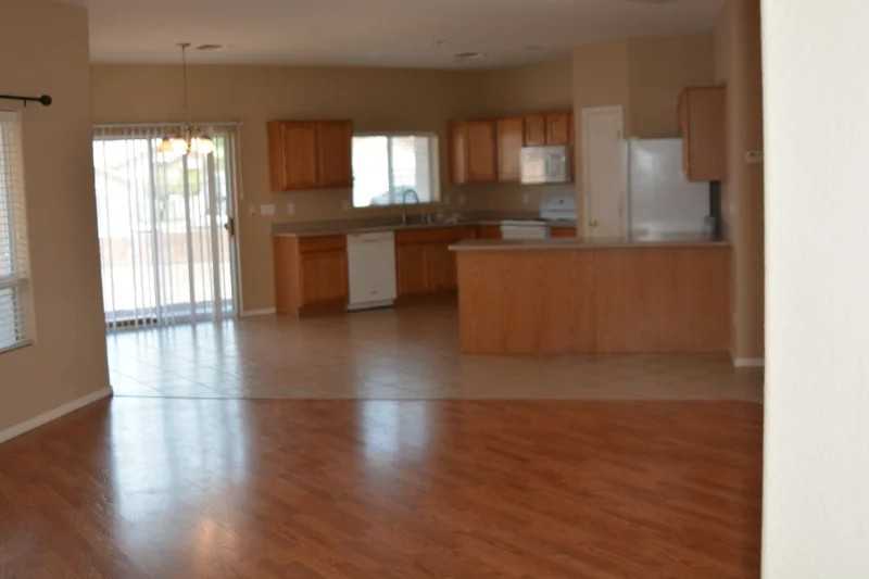 2437 Wilder Rd - Photo 5 of 19