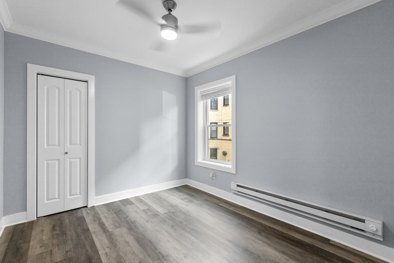 3815 N Greenview Ave #3815-1W - Photo 7 of 10