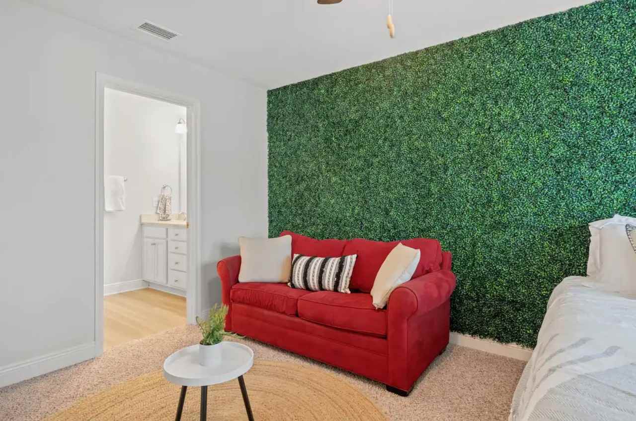 1884 Pointe Dr - Photo 2 of 15