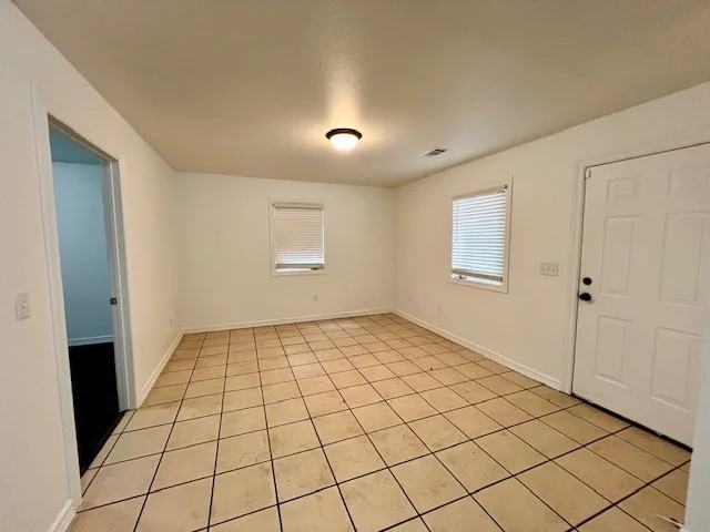 364 E 7th St #2 - Photo 3 of 11