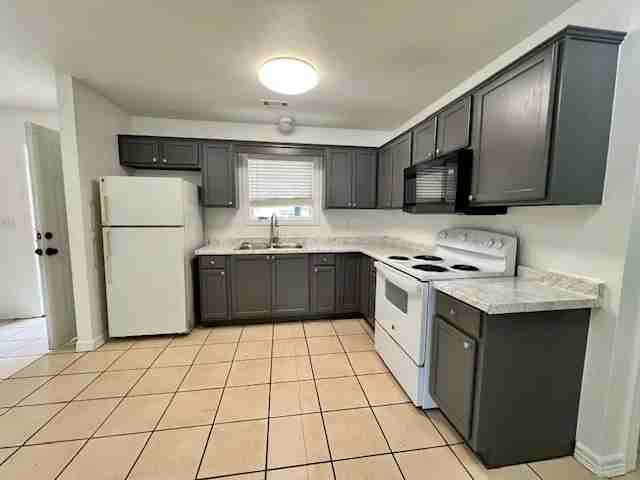 364 E 7th St #2 - Photo 5 of 11