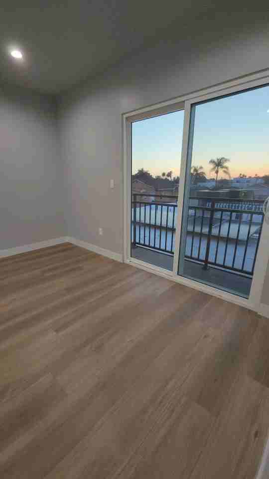 2401 S Redondo Blvd #A - Photo 4 of 20