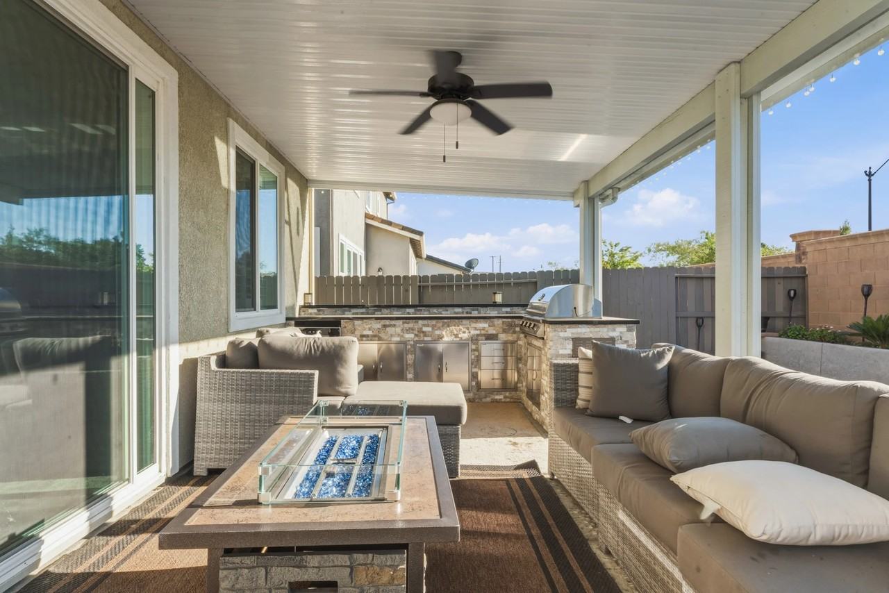 936 Bergenia St - Photo 6 of 20