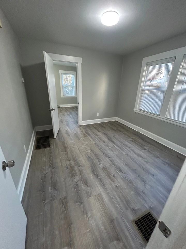 46 Beech St #1 - Photo 3 of 13