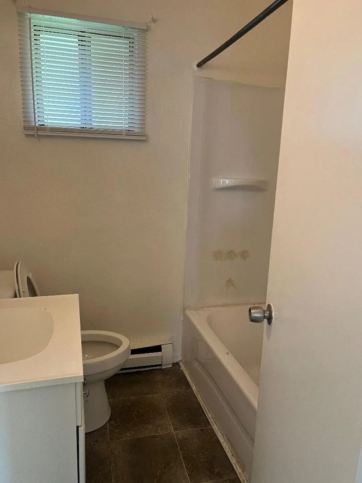 1416 Moorman Ave Nw #D - Photo 6 of 9