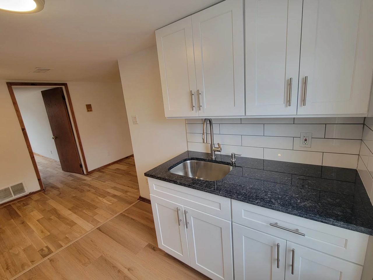 1506 Green St #4F - Photo 7 of 13