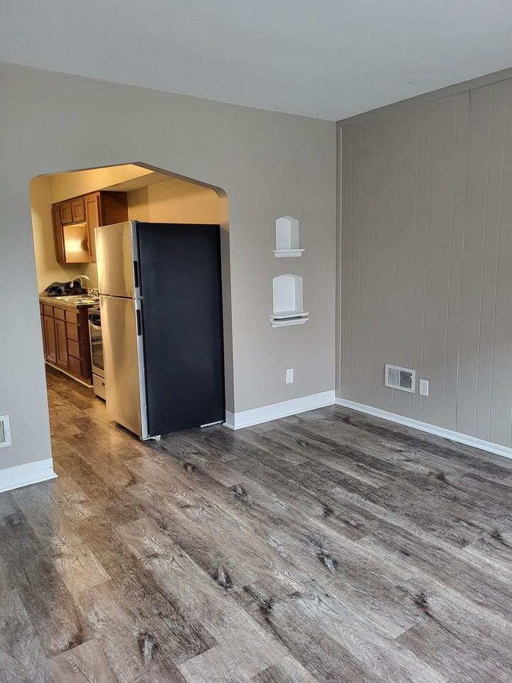 738 State St - Photo 2 of 18