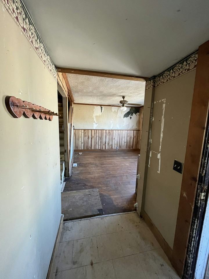 535 7th Avenue South - Photo 2 of 14