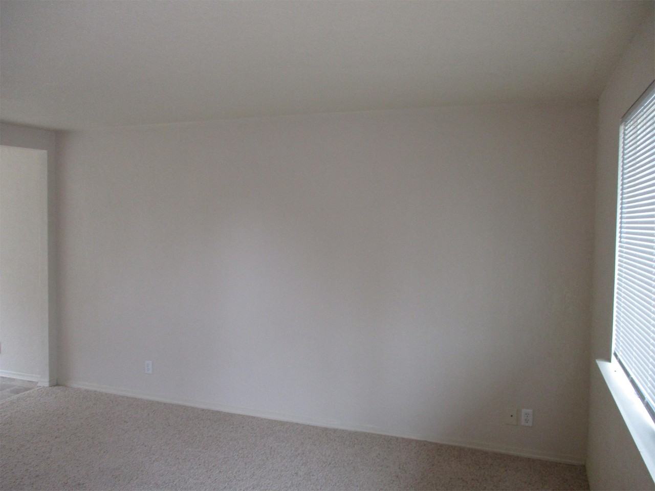 25182 East Broadway Avenue - Photo 3 of 12