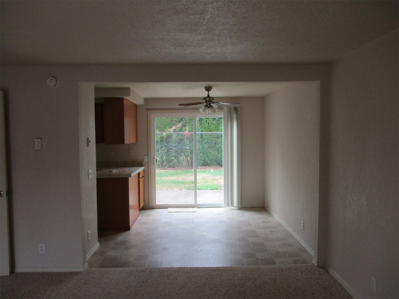 25182 East Broadway Avenue - Photo 4 of 12