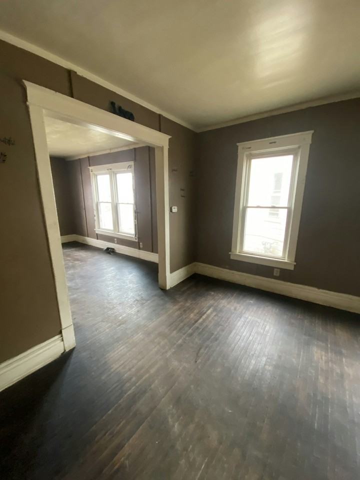 2012 West Garden Street - Photo 3 of 15