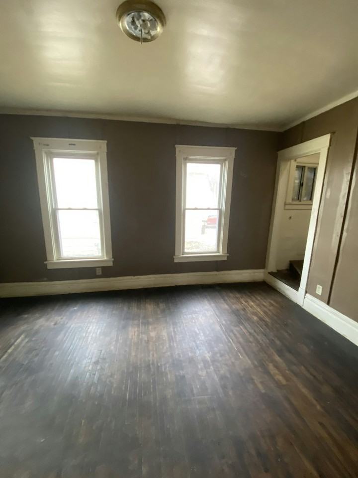 2012 West Garden Street - Photo 4 of 15