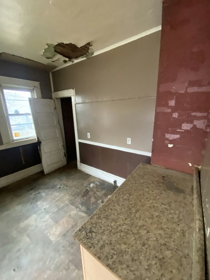 2012 West Garden Street - Photo 7 of 15