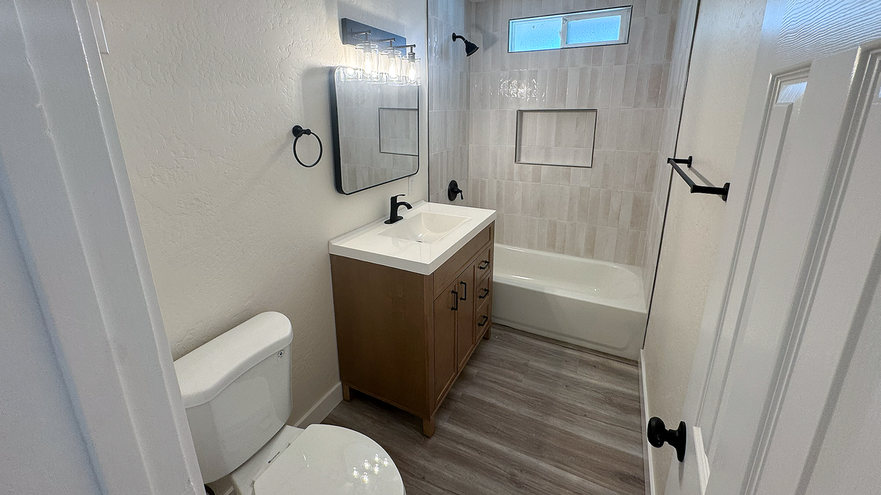 967 East Cleveland Avenue - Photo 5 of 9