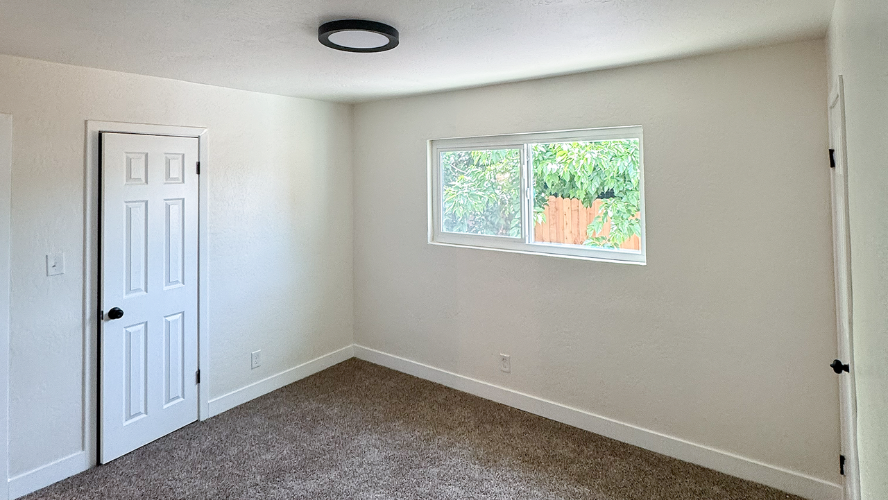 967 East Cleveland Avenue - Photo 6 of 9