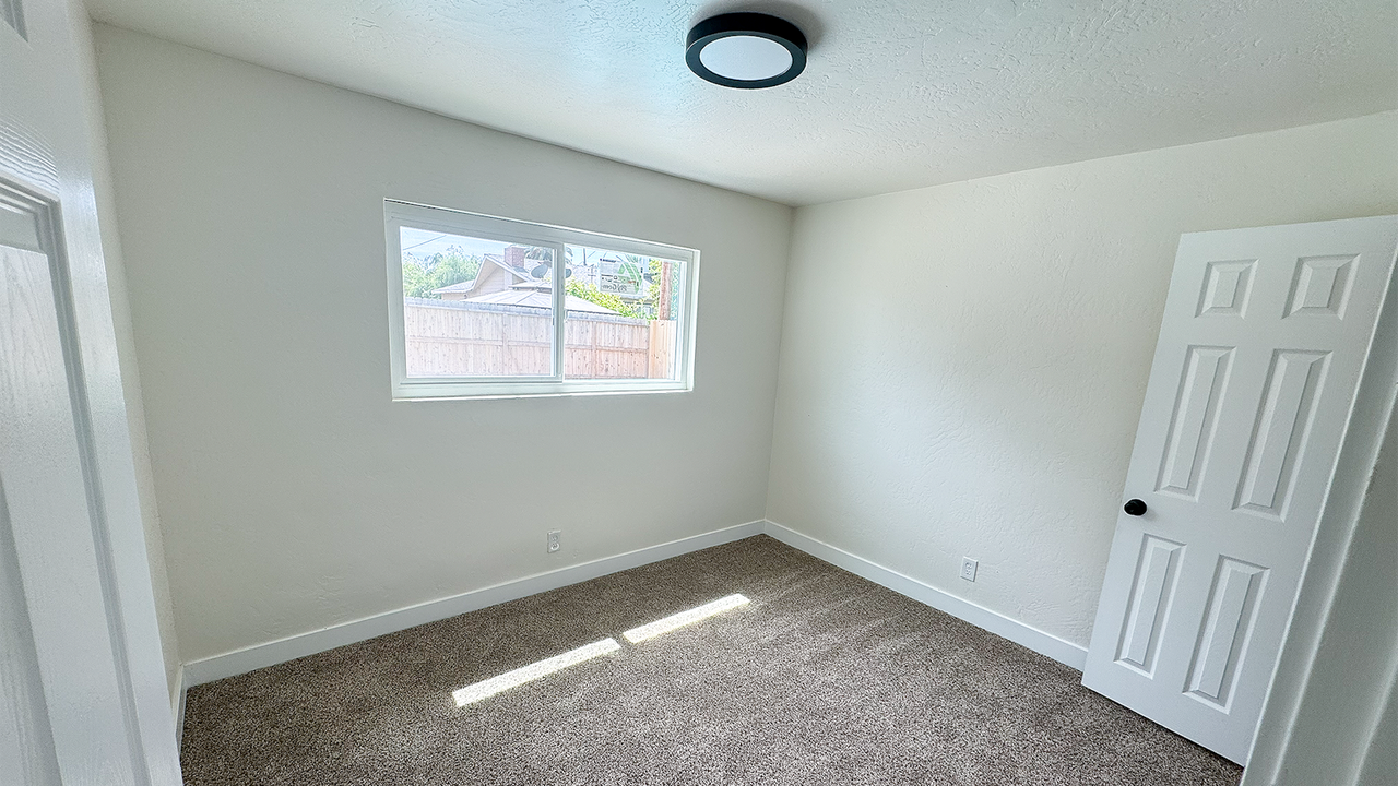 967 East Cleveland Avenue - Photo 7 of 9