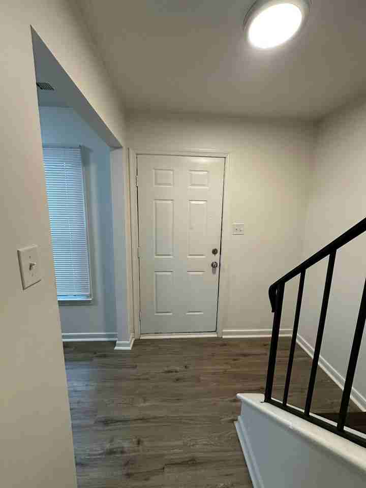 430 Hickorywood Circle - Photo 7 of 33