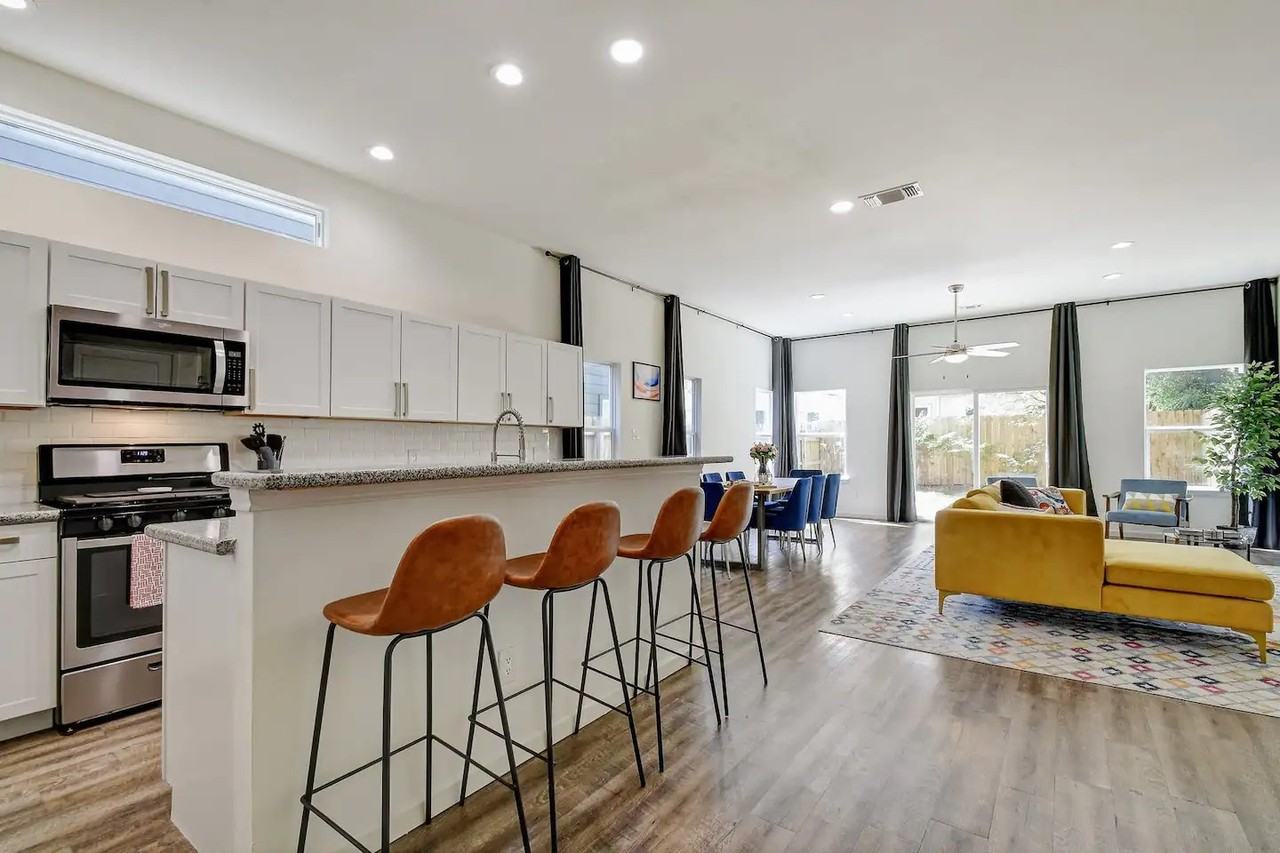 1618 Dakota Street, Unit 102 - Photo 3 of 33