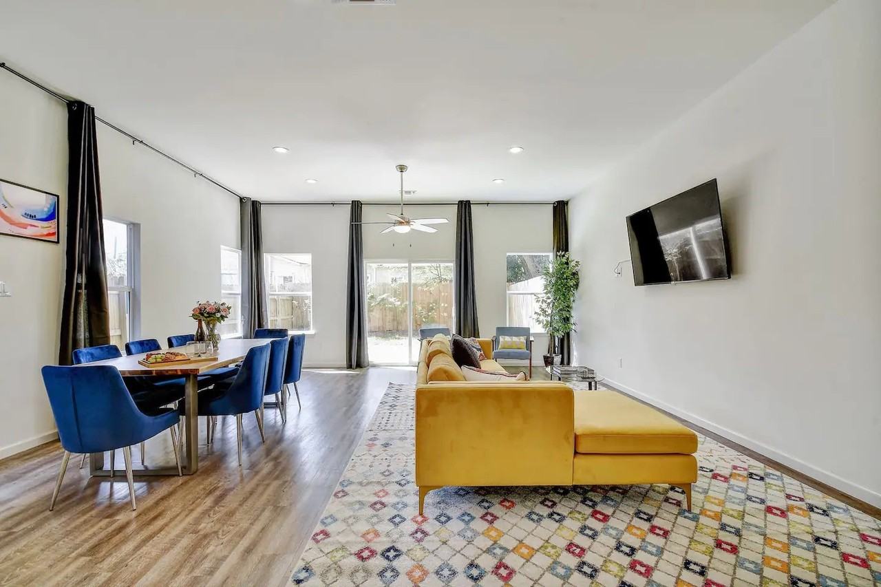 1618 Dakota Street, Unit 102 - Photo 4 of 33