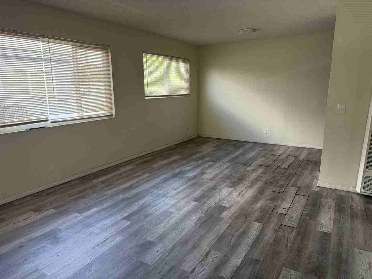 3738-40 Van Dyke Avenue - Photo 3 of 8