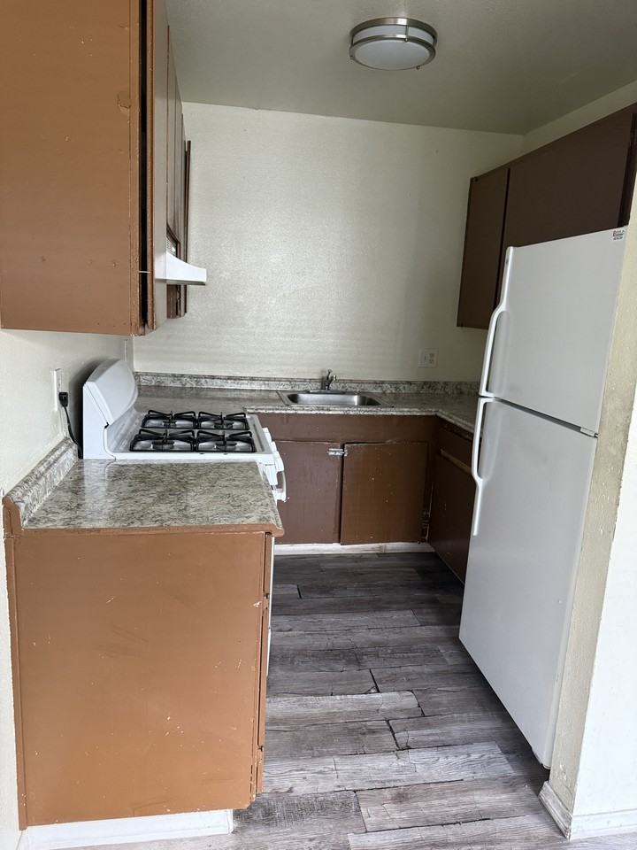 3738-40 Van Dyke Avenue - Photo 5 of 8