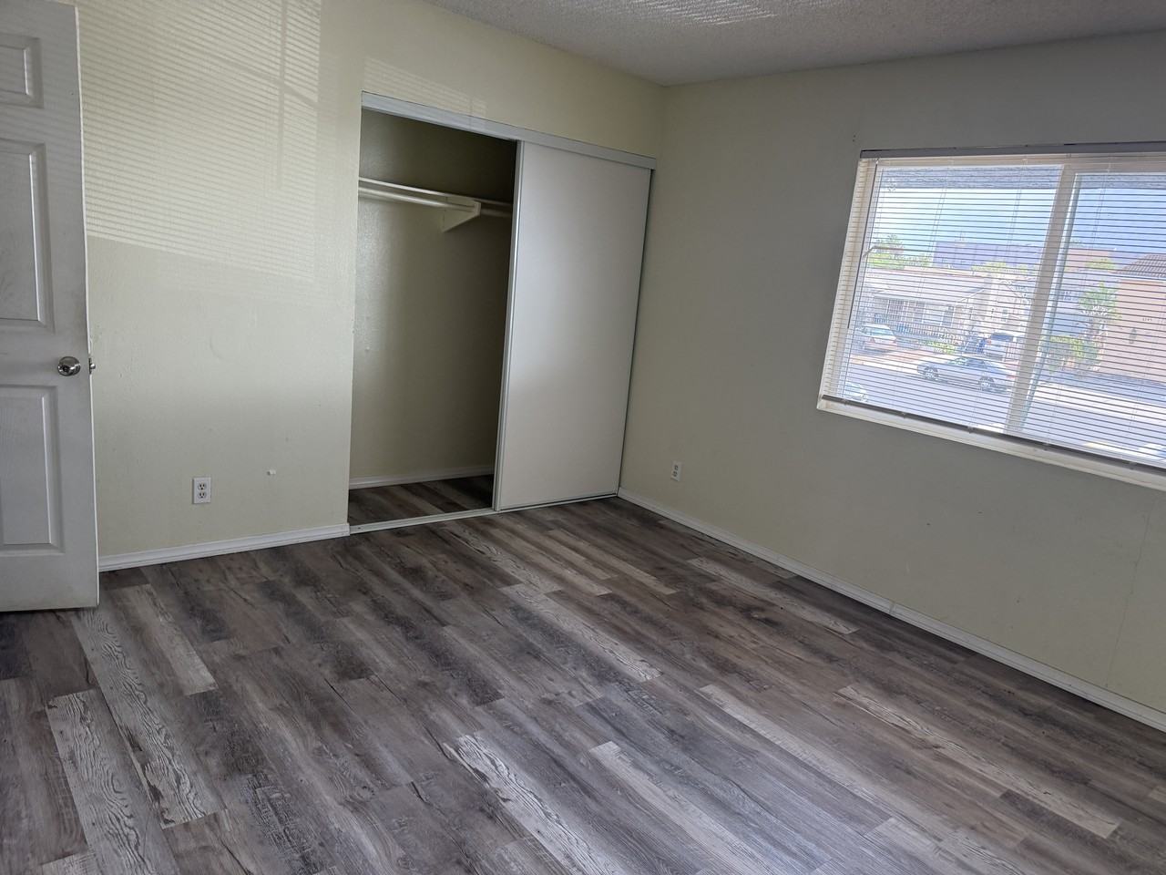 3738-40 Van Dyke Avenue - Photo 6 of 8