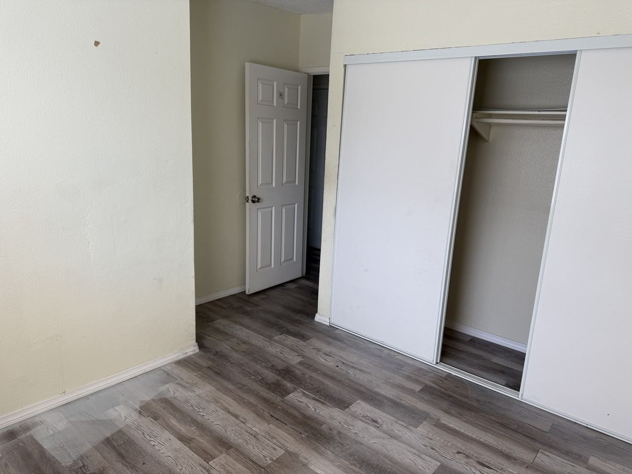 3738-40 Van Dyke Avenue - Photo 7 of 8