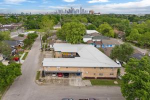 featured image of 4811 Oakland St