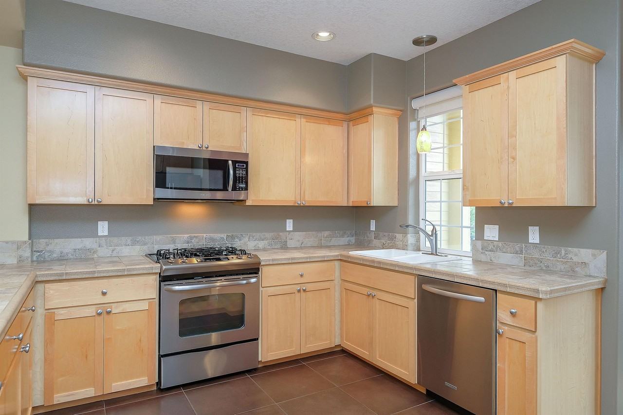 5717 Ne Orenco Gardens Dr #1 - Photo 3 of 36