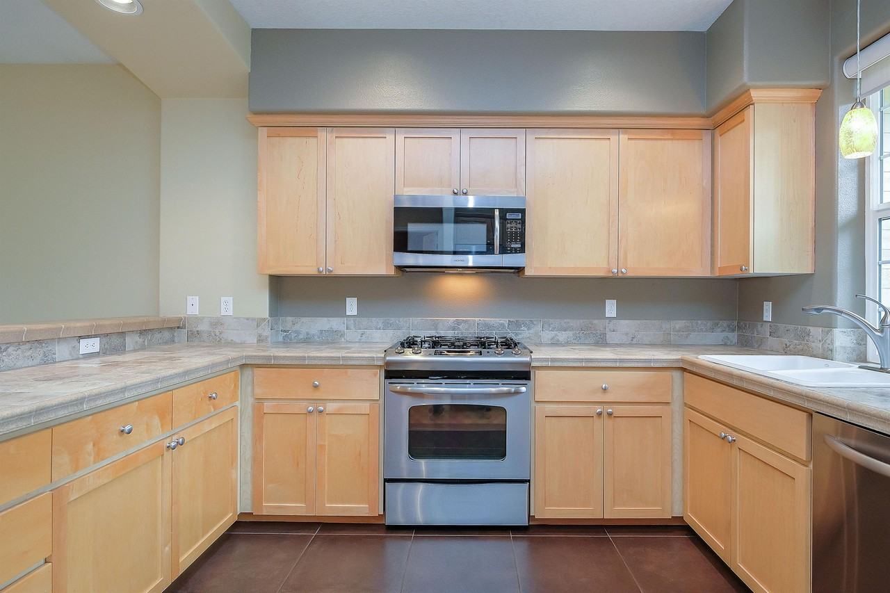 5717 Ne Orenco Gardens Dr #1 - Photo 6 of 36