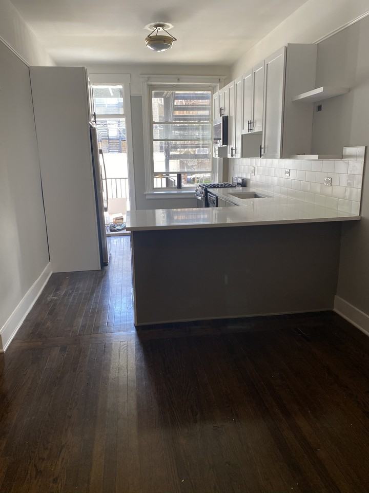 3759 North Wilton Avenue - Photo 3 of 25