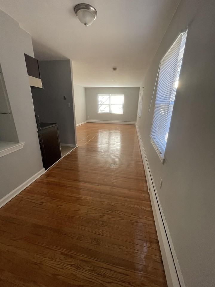 2909 Garrett Road - Photo 2 of 32