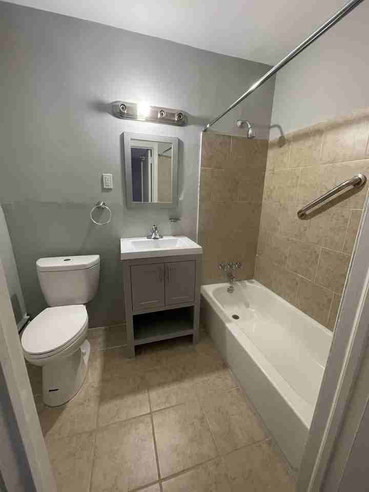 2909 Garrett Road - Photo 6 of 32