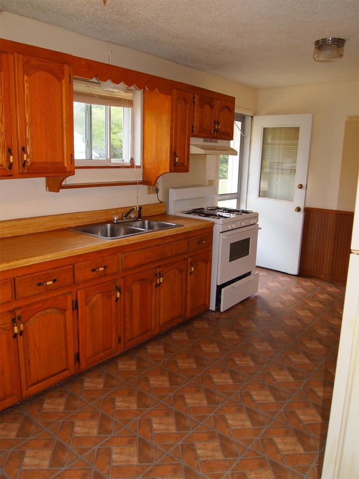 Fayette St E 36 - Photo 2 of 8