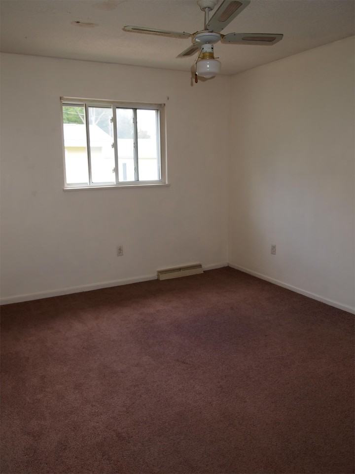 Fayette St E 36 - Photo 5 of 8