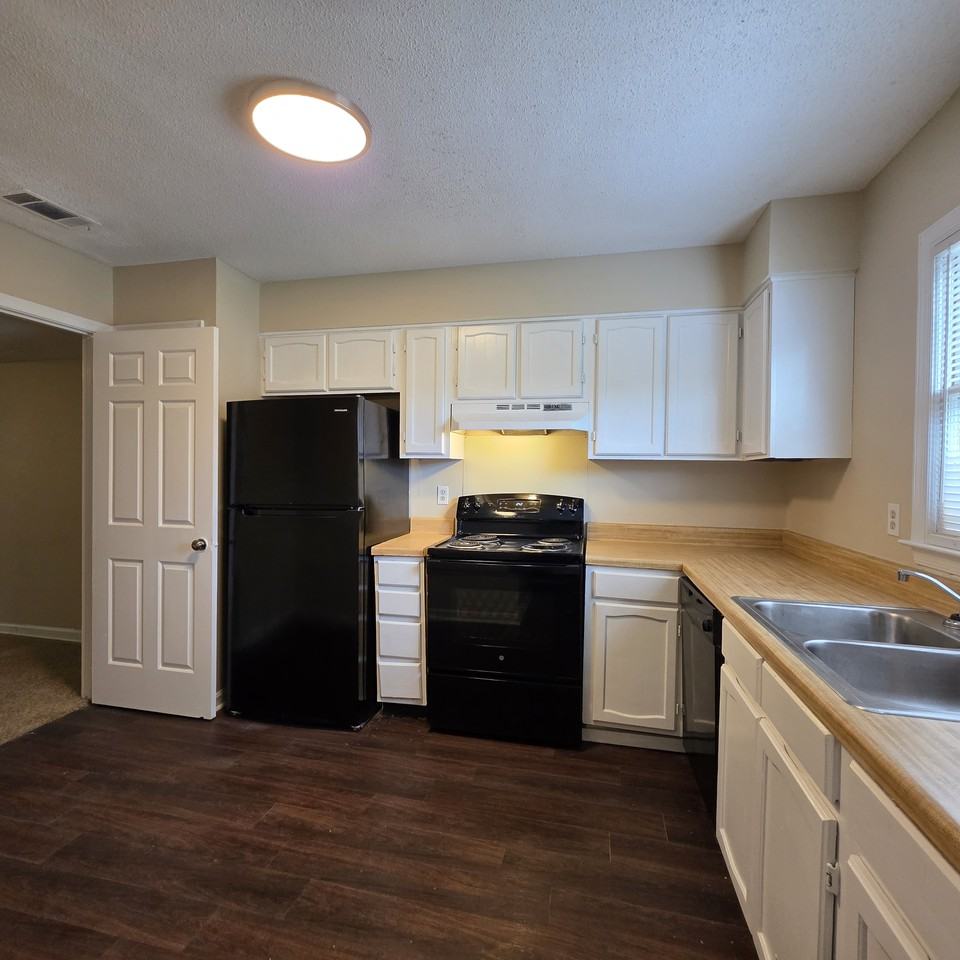 1900 Buck Ln Apt A #A - Photo 3 of 11