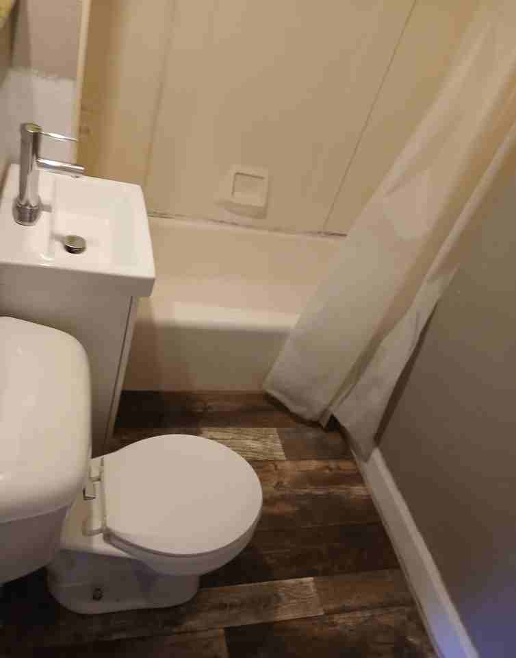 407 North Covell Avenue Apt #3 - Photo 3 of 7